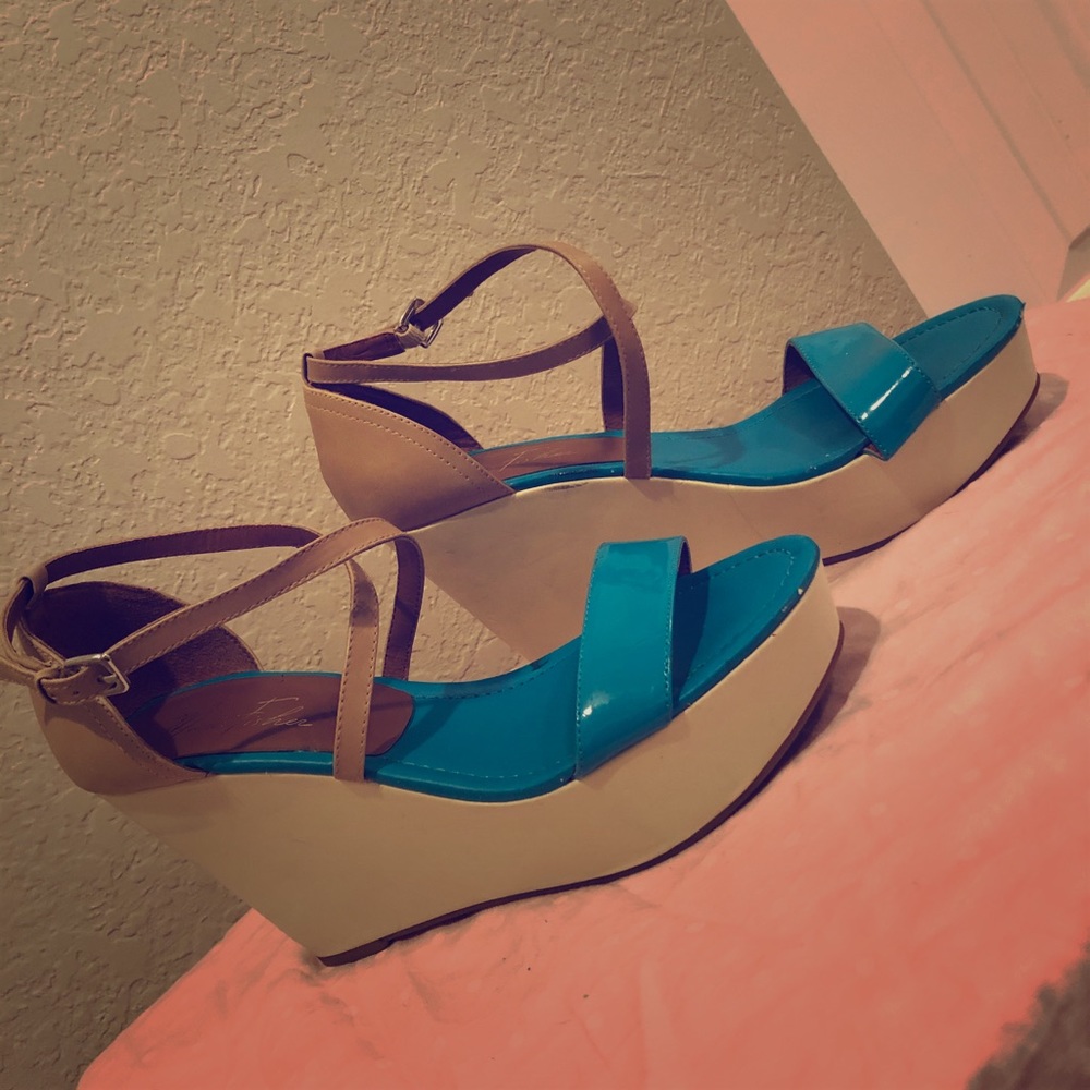 Marc Fisher wedges